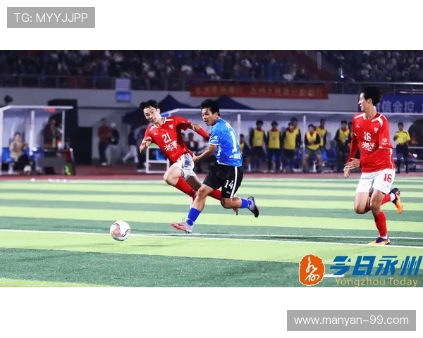 足球比赛中的球场视野与战术决策力