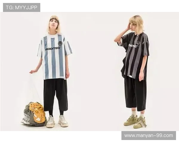 ow世界杯卫衣潮流穿搭指南与收藏价值设计理念与时尚影响力